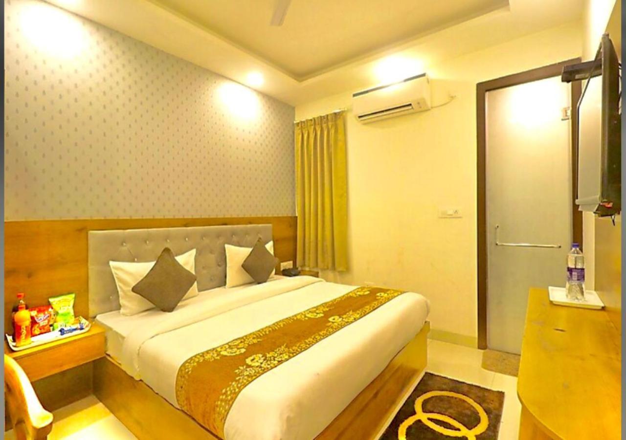 Hotel Qubic Near Igi Delhi Airport New Delhi Exterior photo