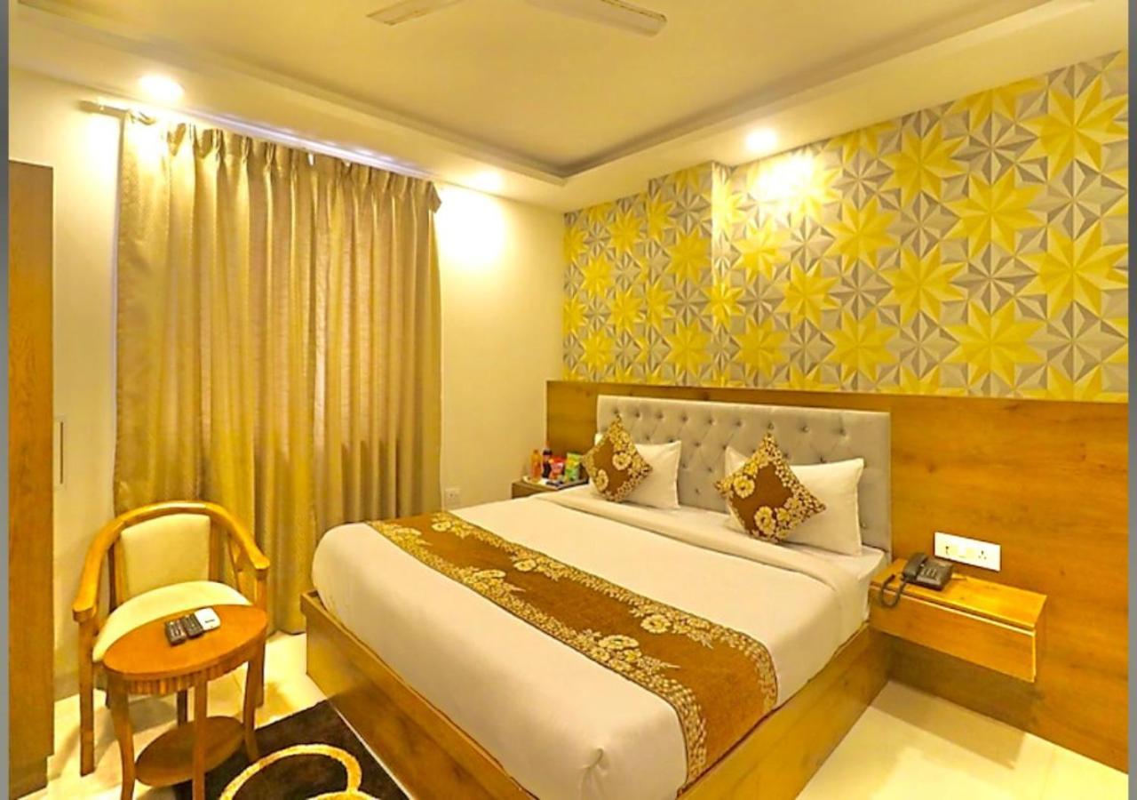 Hotel Qubic Near Igi Delhi Airport New Delhi Exterior photo