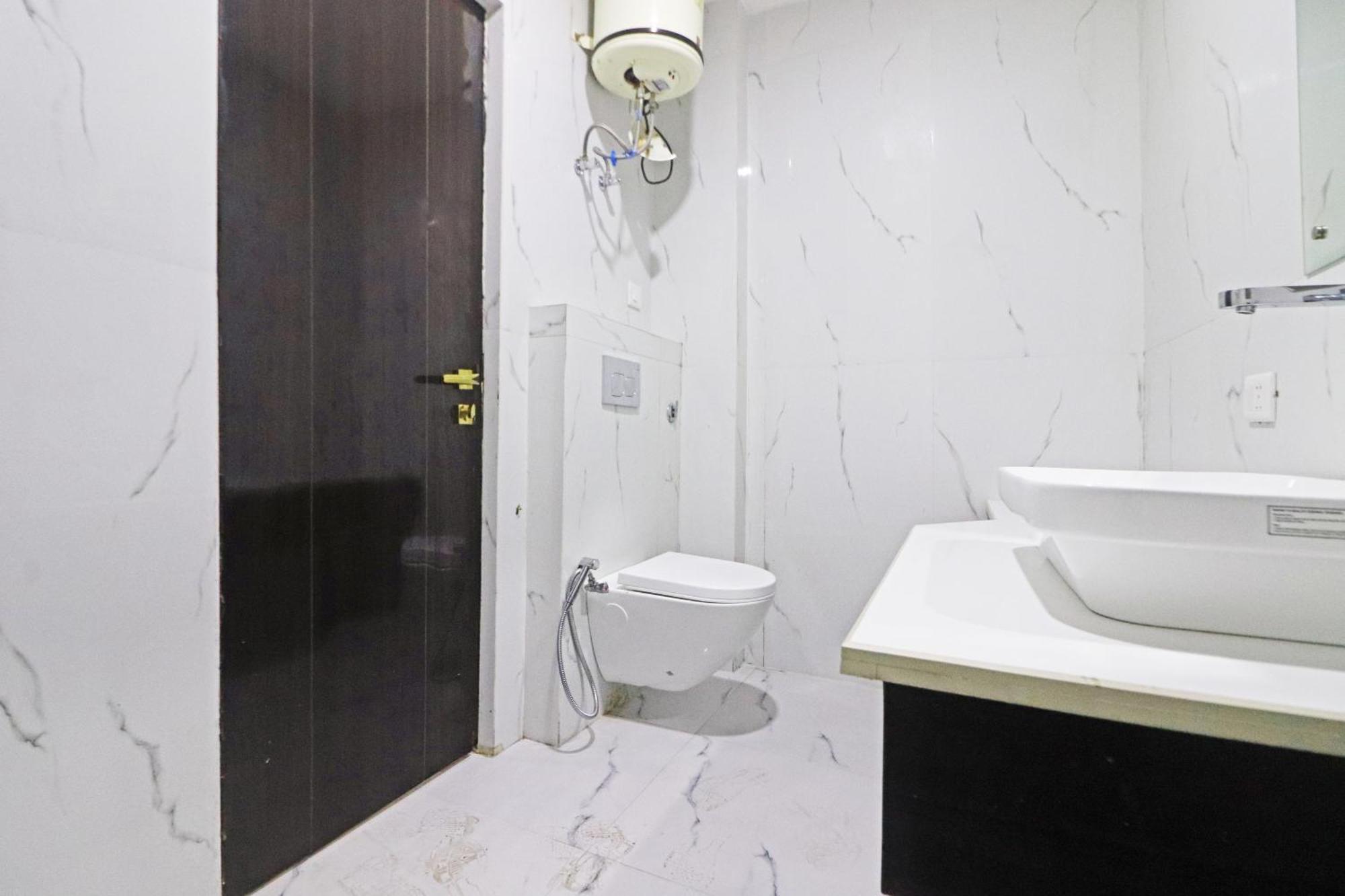 Hotel Qubic Near Igi Delhi Airport New Delhi Exterior photo