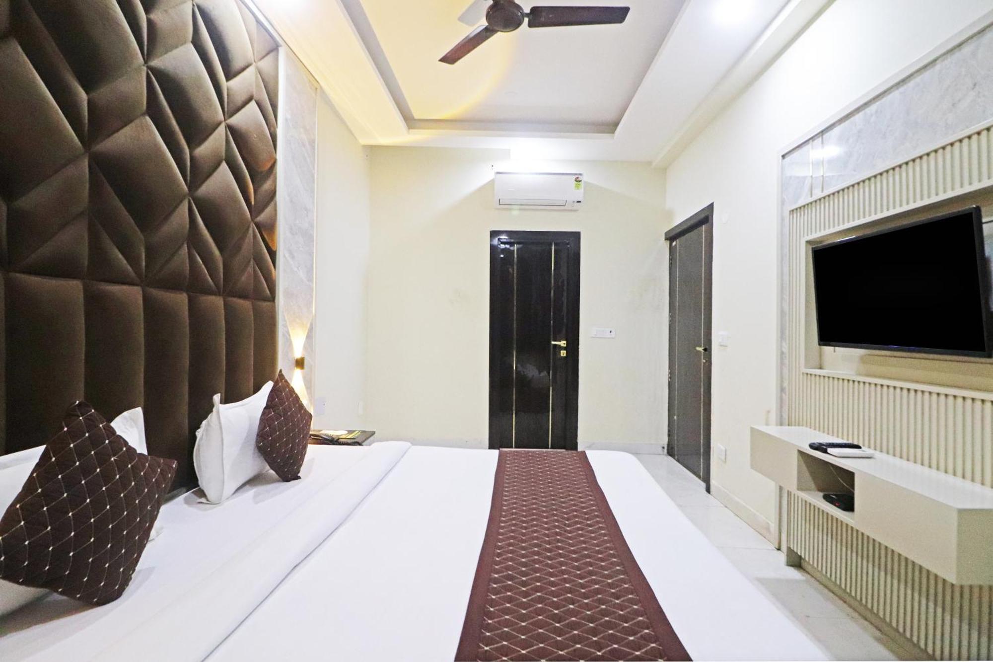 Hotel Qubic Near Igi Delhi Airport New Delhi Exterior photo